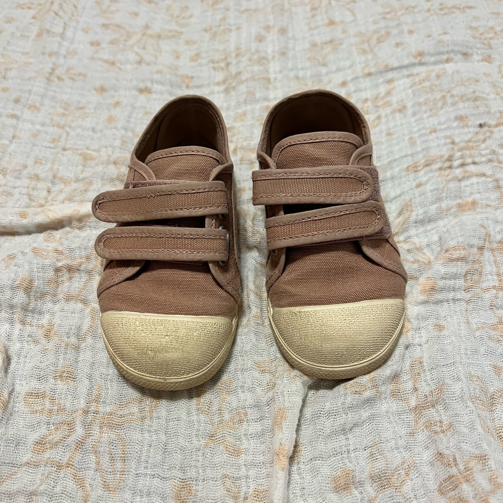 Zara sneakers 💕